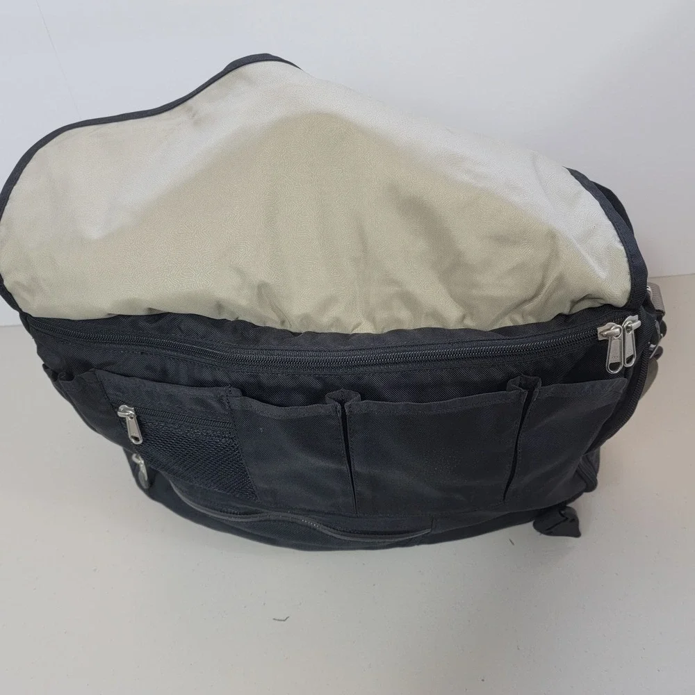REI Travel Utility Messenger Bag Padded Black 16x14x5 Laptop Commuter School Bag